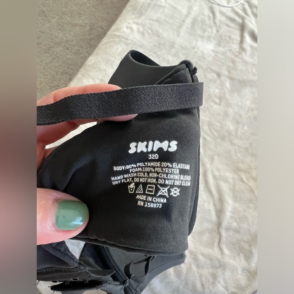 Two Skims bras 32D New - Picture 7 of 7